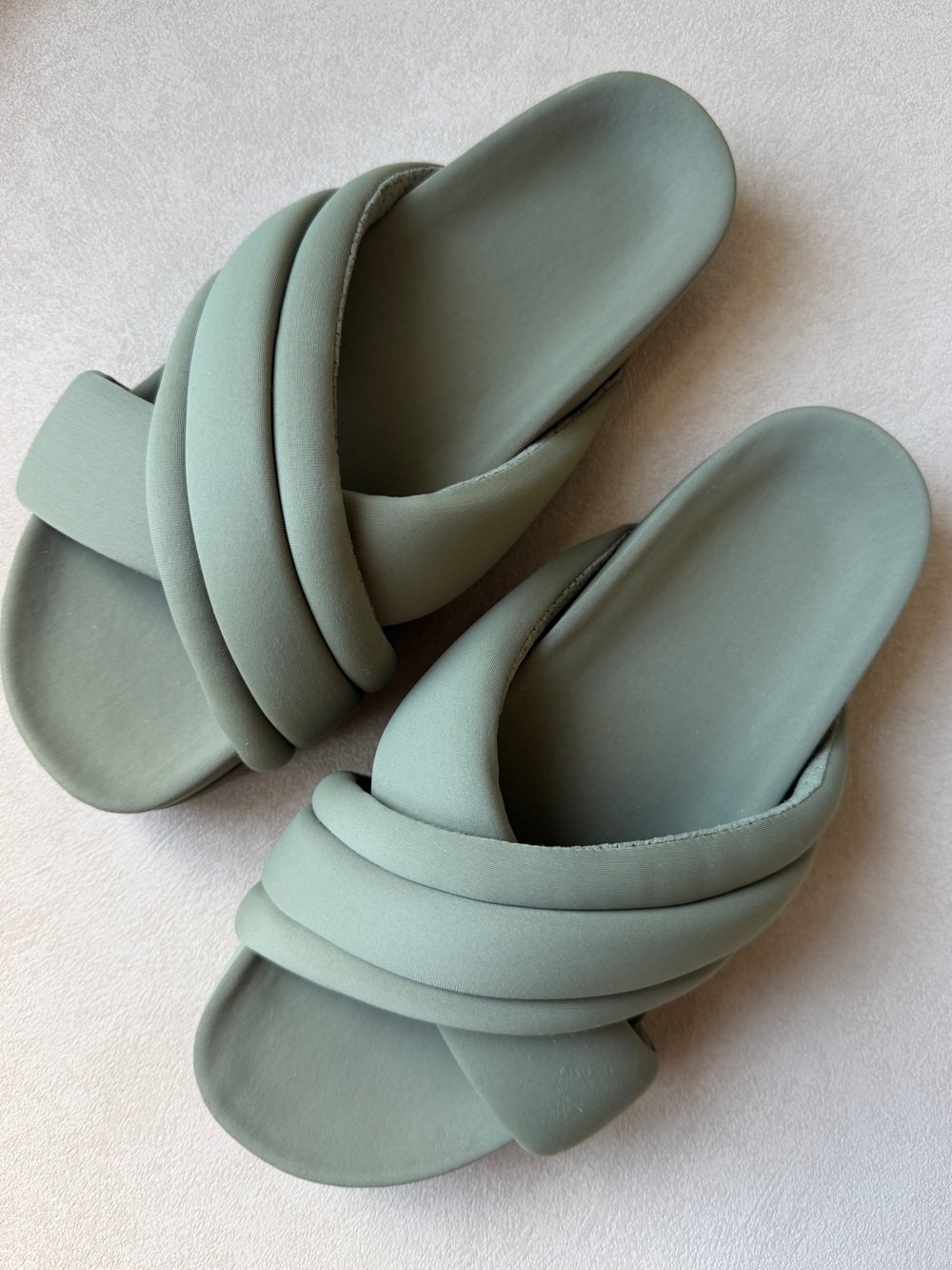 Commbi The Huggy Moss Green Slide Sandals